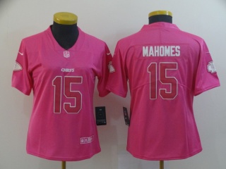 Woman Kansas City Chiefs 15 Patrick Mahomes Vapor Limited Jersey Pink